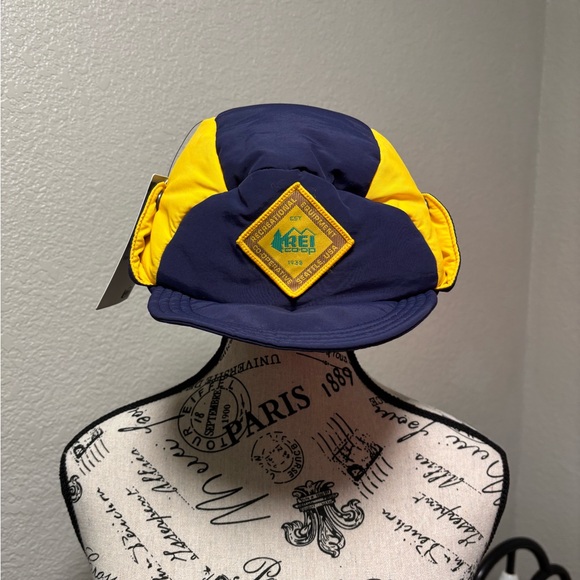 REI Men’s Retro Expedition Cap; Down Feather Hat with Ear Flaps Size SM/MD - Picture 7 of 8